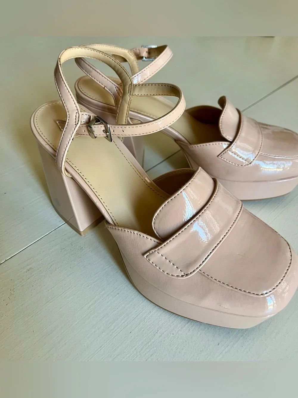 Urban Outfitters Women’s Platform Loafer Sandals - Nude Patent size 7